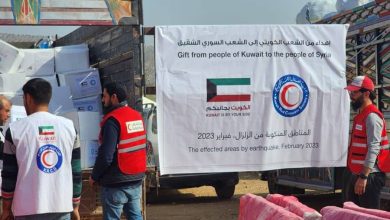 صورة الهلال الأحمر يوزع مساعدات إغاثية بالمناطق المنكوبة في سوريا