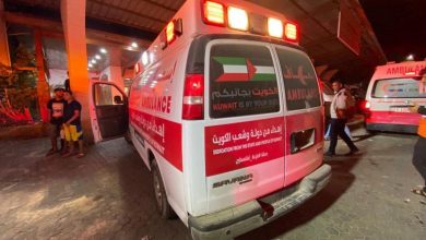 صورة 5 سيارات إسعاف كويتية تدخل غزة عبر معبر رفح
