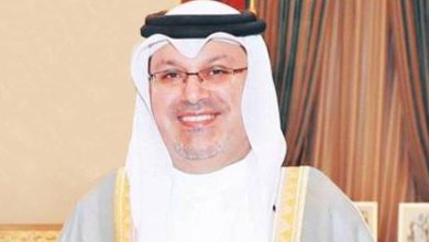صورة سفير البحرين لدى البلاد يهنئ الكويت أميراً وحكومة وشعبا بأعيادها الوطنية