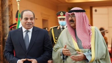 صورة سمو الأمير يتلقى اتصالا هاتفيا من الرئيس المصري